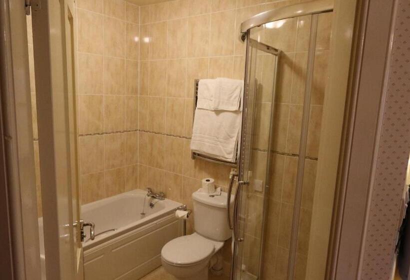 スーペリアールーム, Glengarry Castle