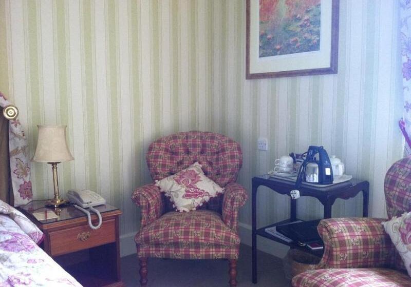 スーペリアールーム, Glengarry Castle