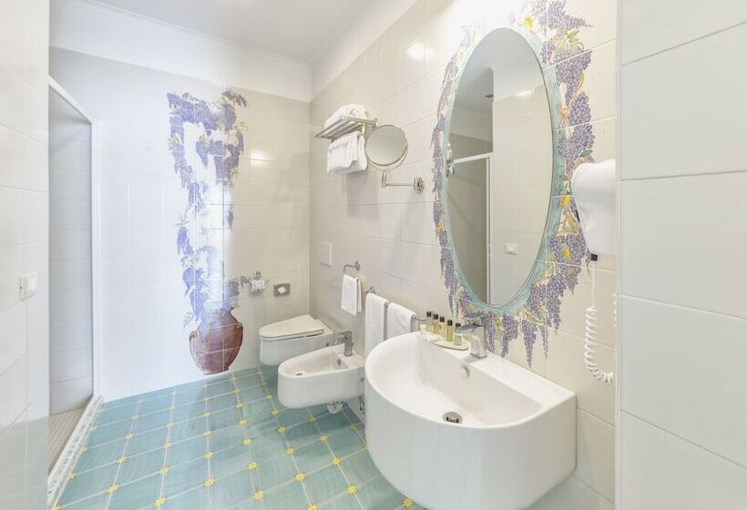 オーシャンビュースーペリアールーム, La Madonnina