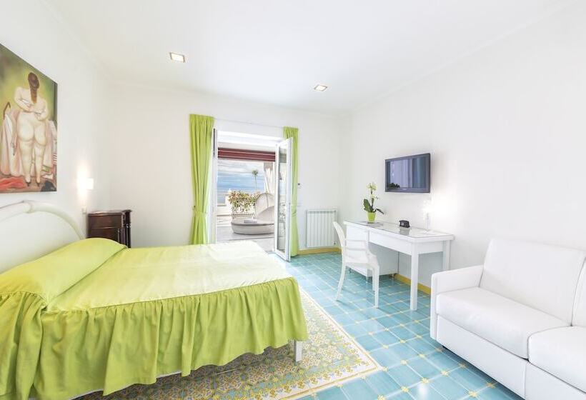 オーシャンビュースーペリアールーム, La Madonnina