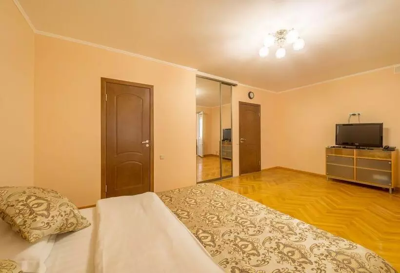 Chambre Familiale, North Star
