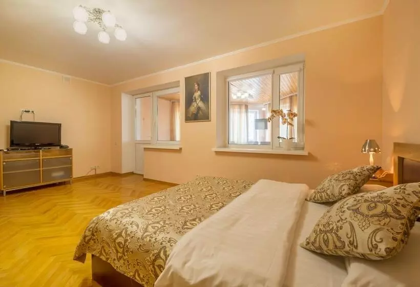 Chambre Familiale, North Star