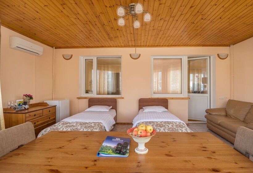 اتاق خانوادگی, North Star