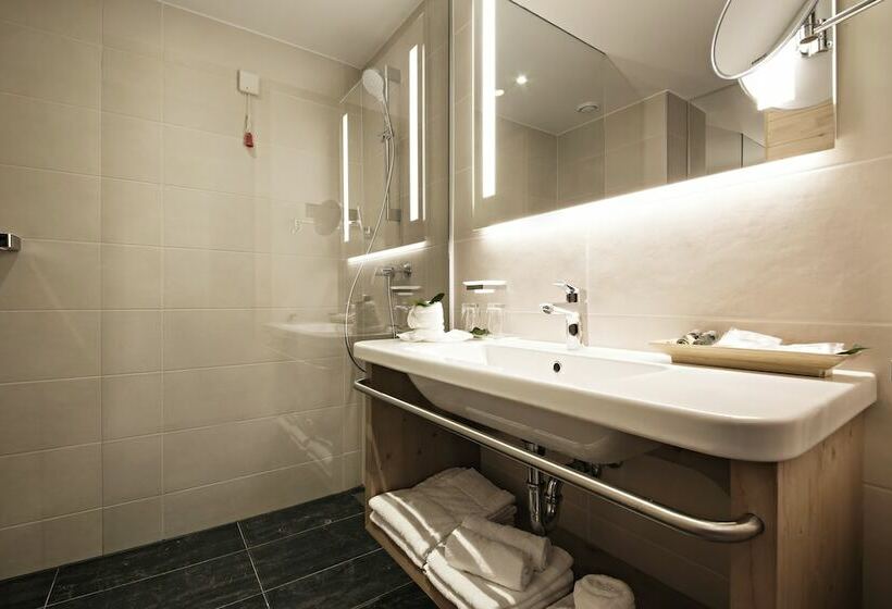 اتاق استاندارد با چشم‌انداز دریاچه, Rikli Balance