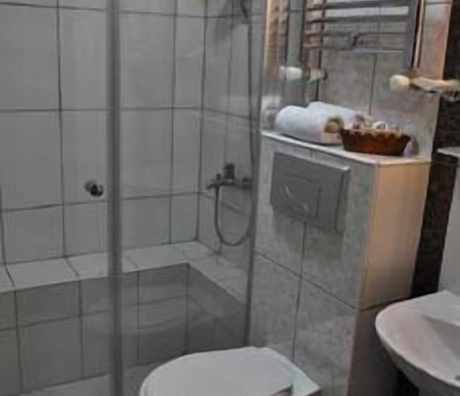 اتاق استاندارد سه نفره, Sirkeci Park