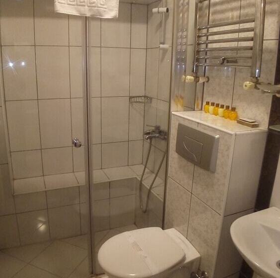 اتاق استاندارد سه نفره, Sirkeci Park