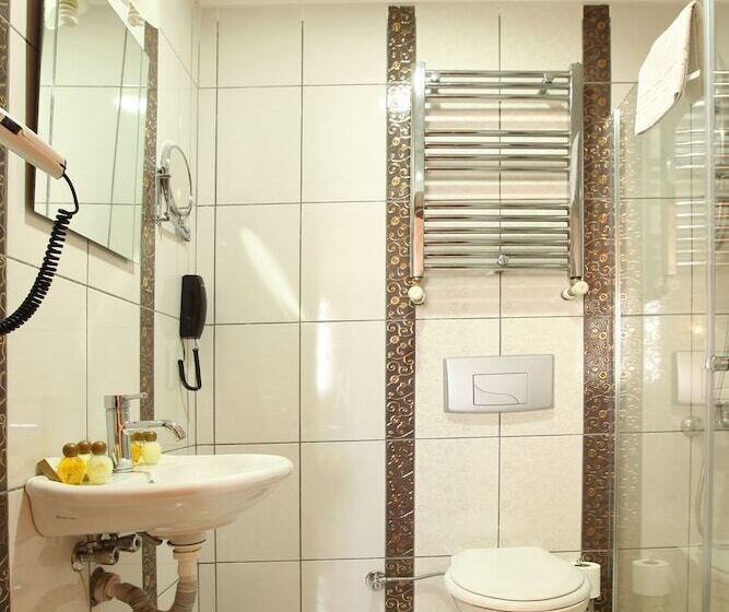 اتاق استاندارد سه نفره, Sirkeci Park