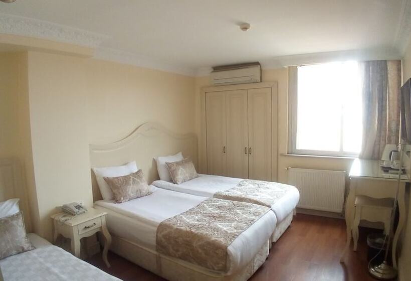 اتاق استاندارد سه نفره, Sirkeci Park