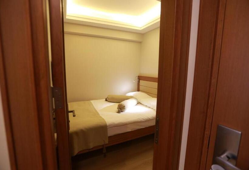 اتاق استاندارد تودرتو, Sirkeci Park