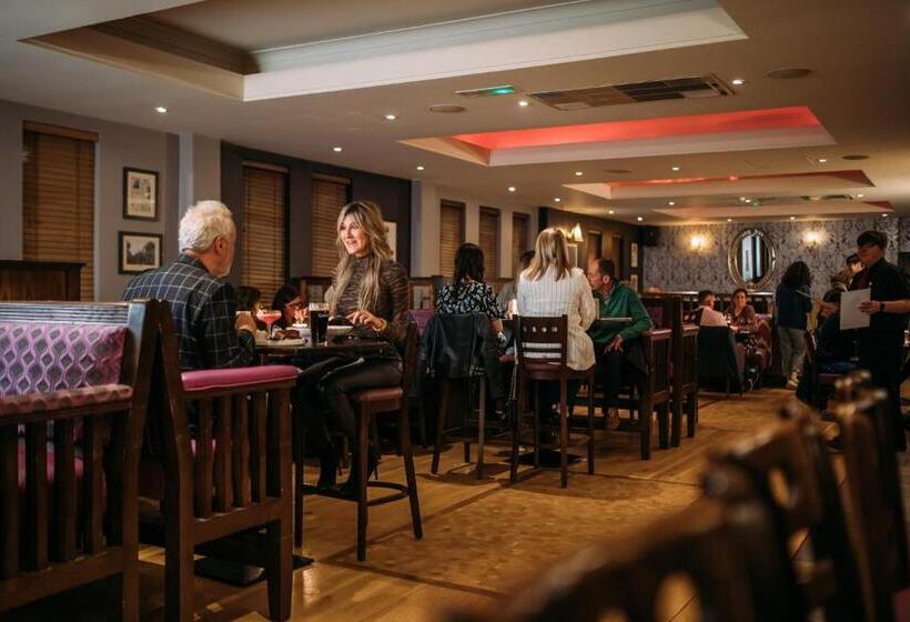 חדר דלוקס, The Valley Hotel & Carriage Gardens