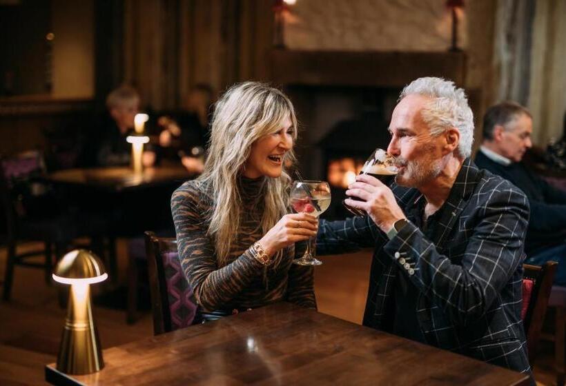 חדר דלוקס, The Valley Hotel & Carriage Gardens