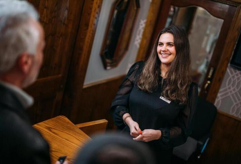 סוויטה דלוקס, The Valley Hotel & Carriage Gardens