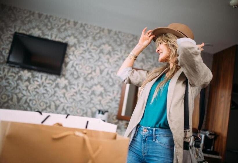 סוויטה דלוקס, The Valley Hotel & Carriage Gardens