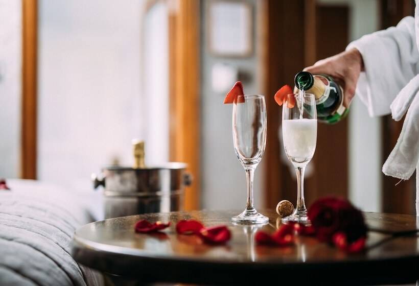 חדר דלוקס, The Valley Hotel & Carriage Gardens