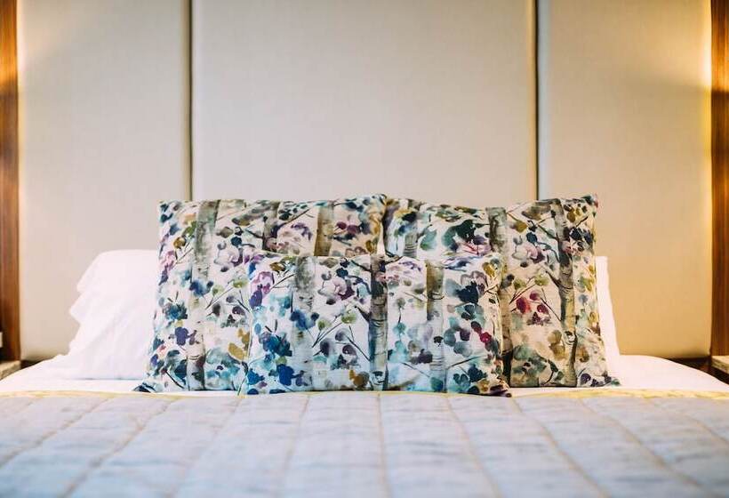 חדר דלוקס, The Valley Hotel & Carriage Gardens