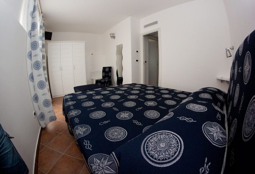 Triple Room Sea View, Yachting Club Mare