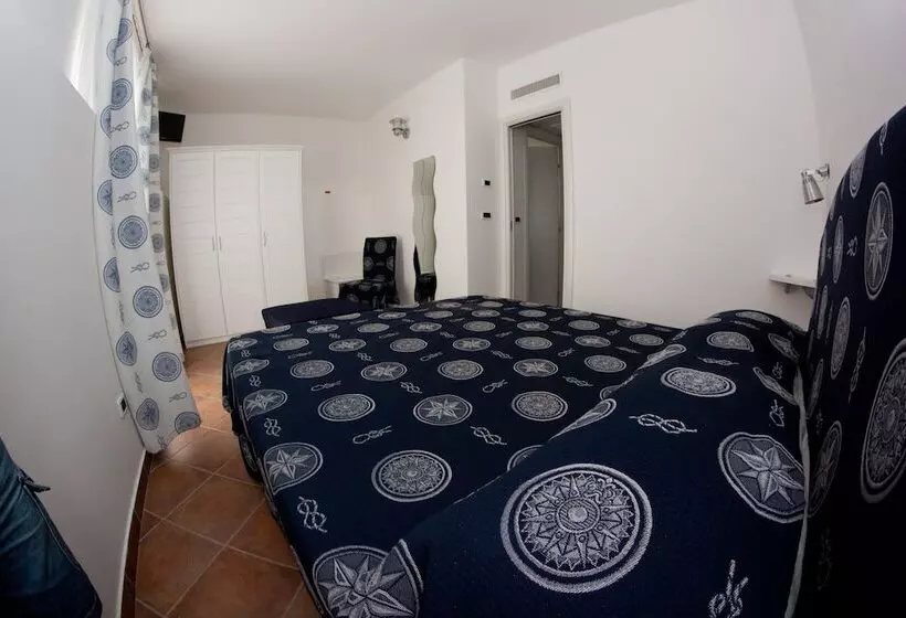 Triple Room Sea View, Yachting Club Mare