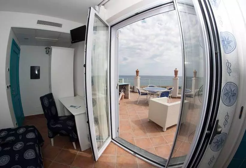 اتاق استاندارد, Yachting Club Mare