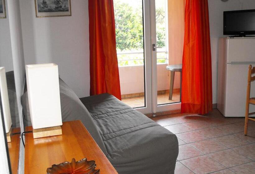 דירת חדר, Mer Et Golf