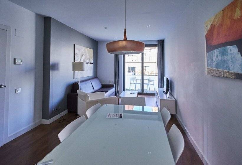 آپارتمان 2 خوابه, Sensation Sagrada Familia