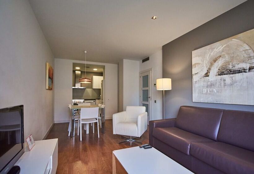 آپارتمان 2 خوابه, Sensation Sagrada Familia