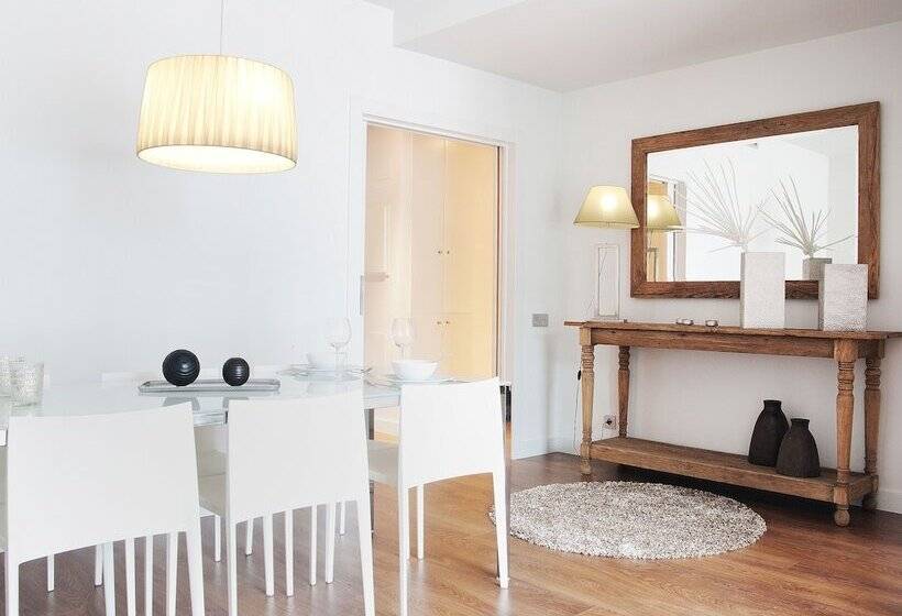 آپارتمان سوپریور 4 خوابه, Sensation Sagrada Familia