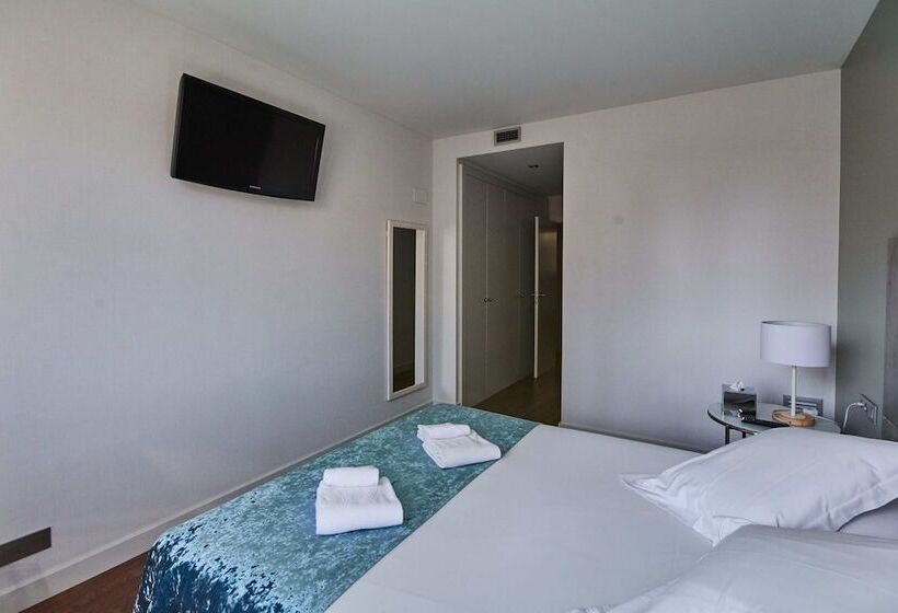 آپارتمان سوپریور 4 خوابه, Sensation Sagrada Familia