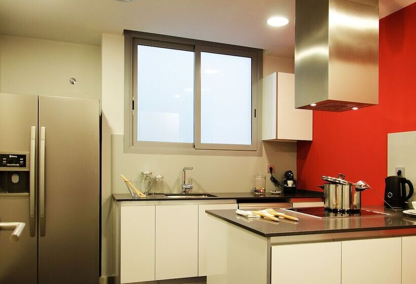 آپارتمان سوپریور 4 خوابه, Sensation Sagrada Familia