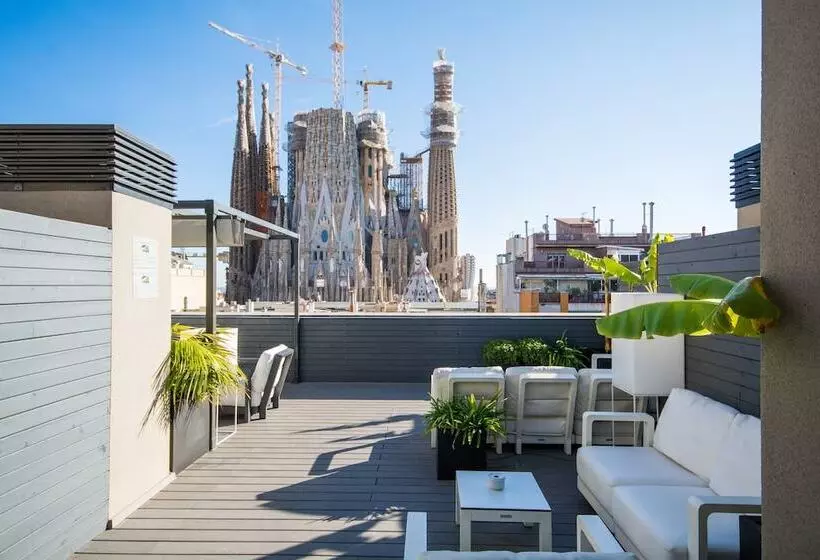 آپارتمان 2 خوابه, Sensation Sagrada Familia