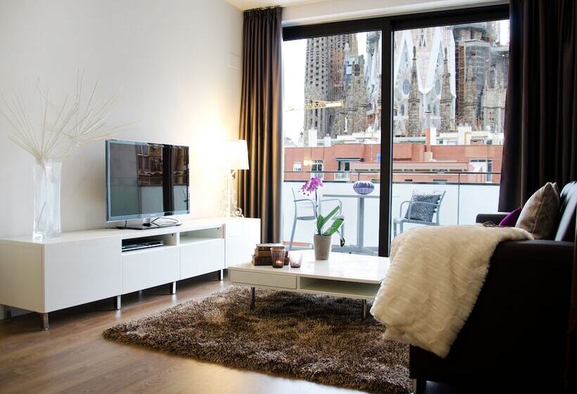 آپارتمان سوپریور 4 خوابه, Sensation Sagrada Familia