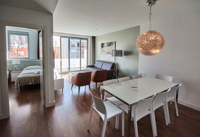 آپارتمان سوپریور 4 خوابه, Sensation Sagrada Familia