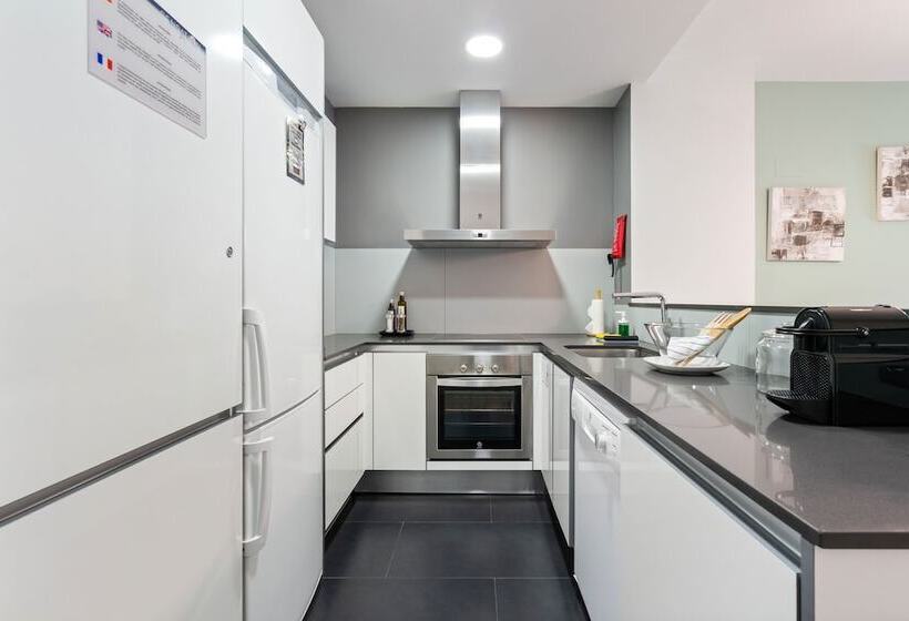 آپارتمان 2 خوابه, Sensation Sagrada Familia