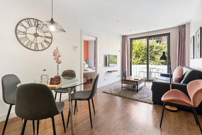 آپارتمان 1 خوابه, Sensation Sagrada Familia