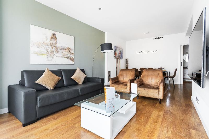 آپارتمان 4 خوابه, Sensation Sagrada Familia