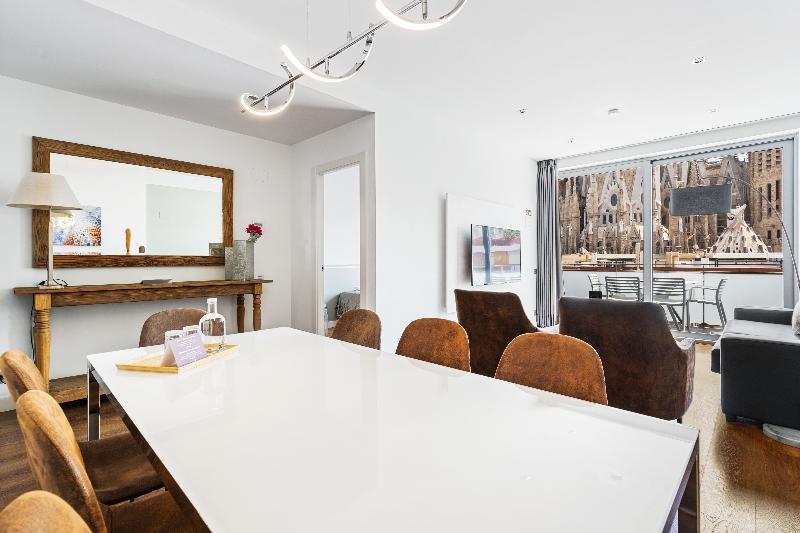 آپارتمان 4 خوابه, Sensation Sagrada Familia