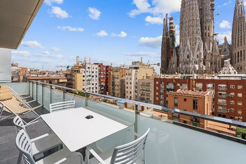 آپارتمان 4 خوابه, Sensation Sagrada Familia