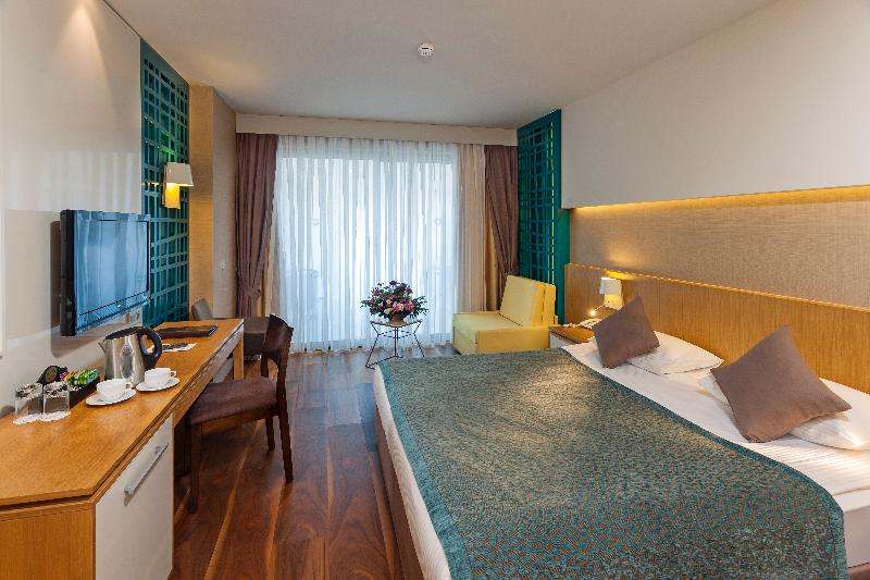 غرفة قياسية إطلالة جانبية علي البحر, Sherwood Dreams Resort