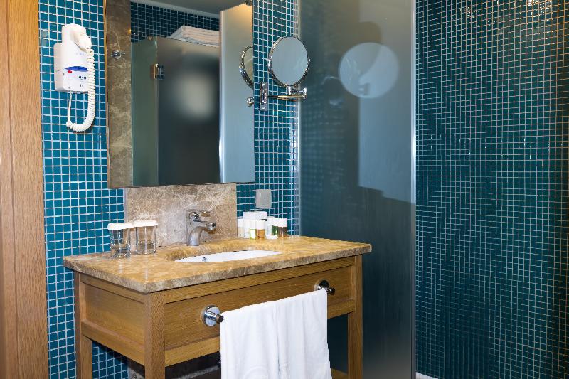 غرفة قياسية مطلّة علي البحر, Sherwood Dreams Resort