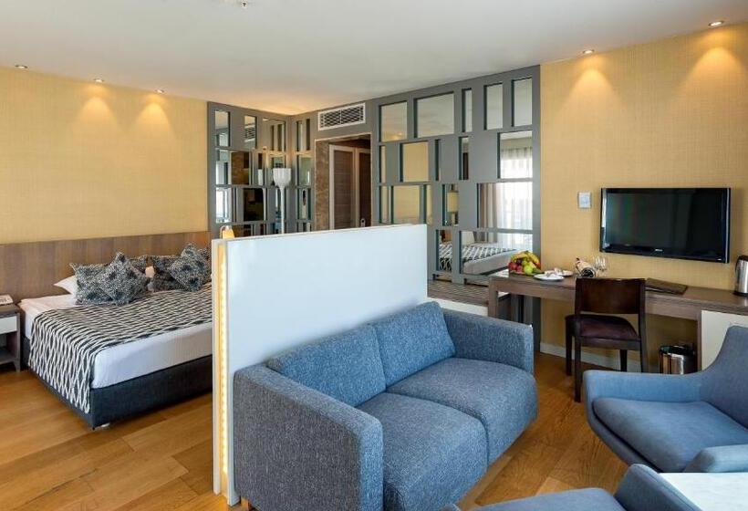 غرفة ديلوكس مزوَّدة بجاكوزي, Sherwood Dreams Resort