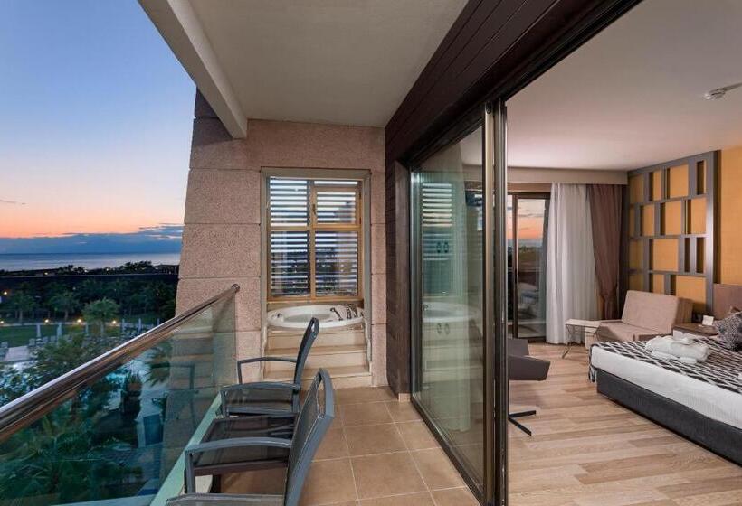 غرفة ديلوكس مزوَّدة بجاكوزي, Sherwood Dreams Resort