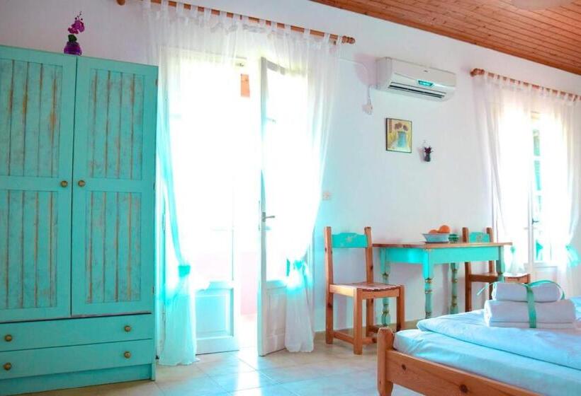 استودیو استاندارد با بالکن, Villa Valia