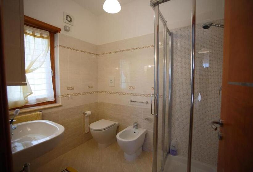 غرفة قياسية مزوَّدة بشُرفة, B&b Villa Maria