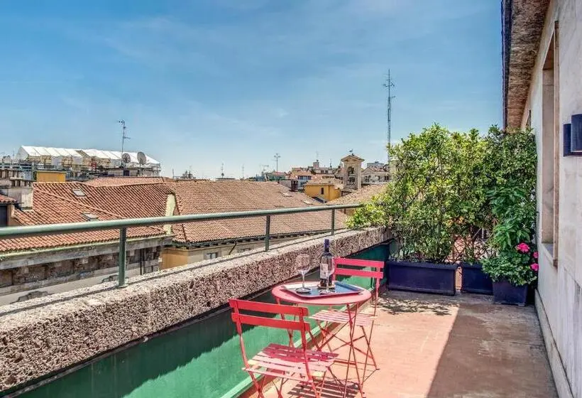 آپارتمان 1 خوابه با تراس, Milhouse Suites Duomo