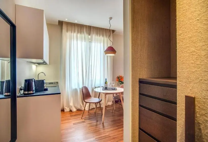 استودیوی لوکس, Milhouse Suites Duomo