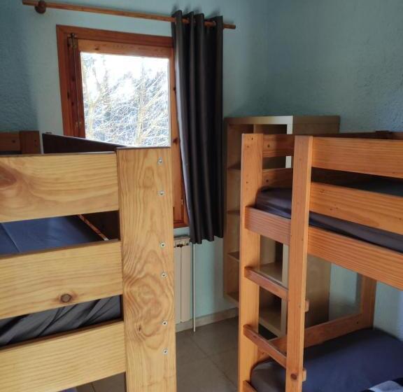 غرفة قياسية رباعية حمام مشترك, Alberg Can Ribals