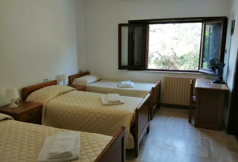 اتاق استاندارد سه نفره, Casa Per Ferie Ulivo D Assisi