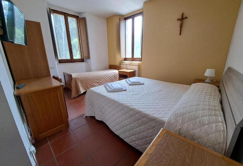 اتاق کلاسیک سه تخته, Casa Per Ferie Ulivo D Assisi