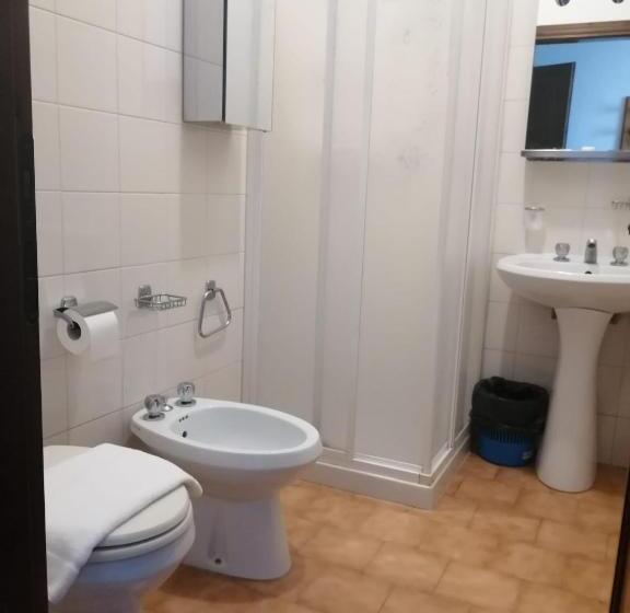 スタンダード４人部屋, Casa Per Ferie Ulivo D Assisi