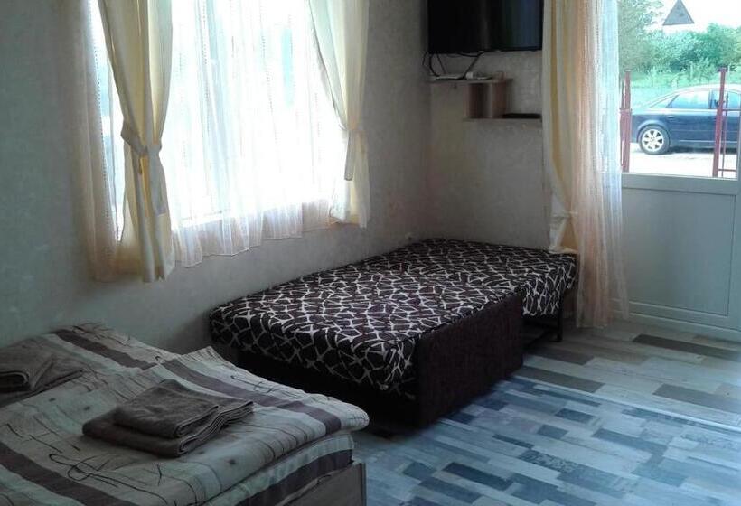 Студия Стандарт, Guest House Valiland