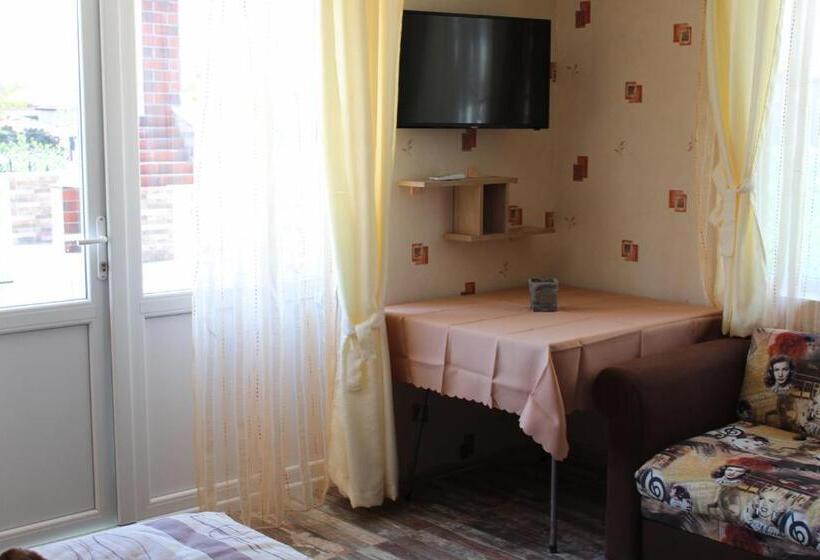 Студио Стандарт Вид на Сад, Guest House Valiland